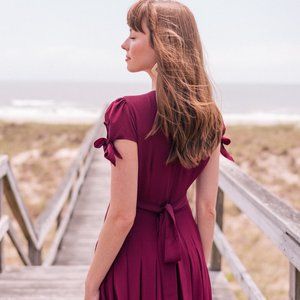 Gal Meets Glam Bette Midi Dress